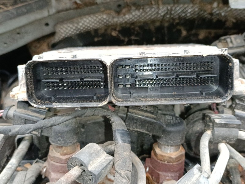 Recambio de centralita motor uce para volkswagen caddy iii furgoneta/monovolumen (2ka, 2kh, 2ca, 2ch) 1.6 tdi referencia OEM IAM