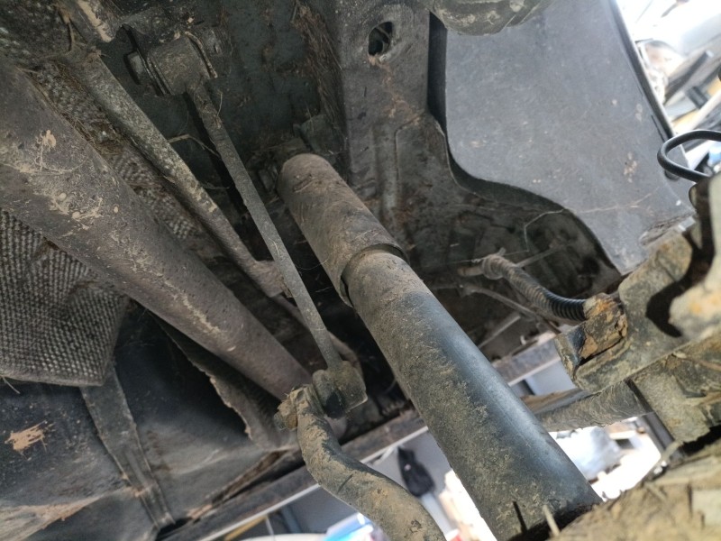 Recambio de amortiguador trasero derecho para volkswagen caddy iii furgoneta/monovolumen (2ka, 2kh, 2ca, 2ch) 1.6 tdi referencia