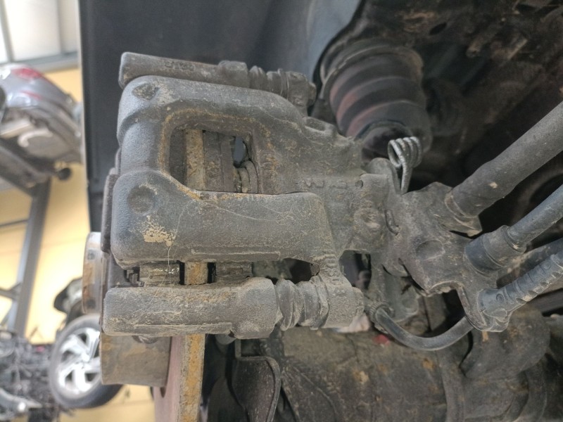 Recambio de pinza freno trasera derecha para volkswagen caddy iii furgoneta/monovolumen (2ka, 2kh, 2ca, 2ch) 1.6 tdi referencia 
