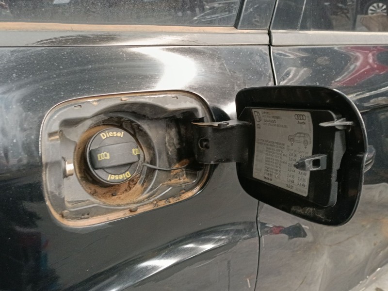 Recambio de tapa exterior combustible para audi q7 (4lb) 3.0 tdi quattro referencia OEM IAM   