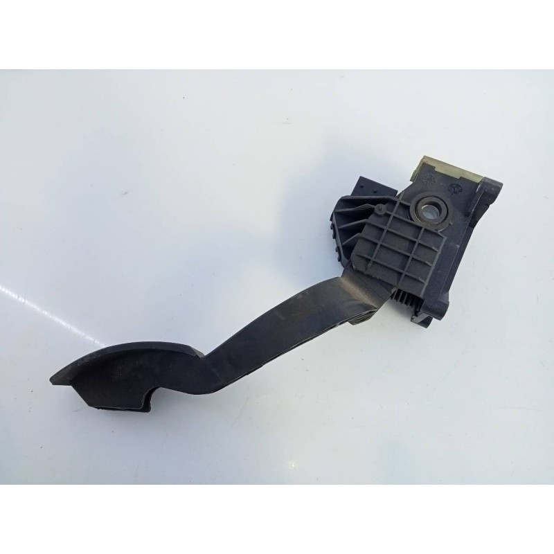 Recambio de pedal acelerador para opel corsa d cosmo referencia OEM IAM 13305804  