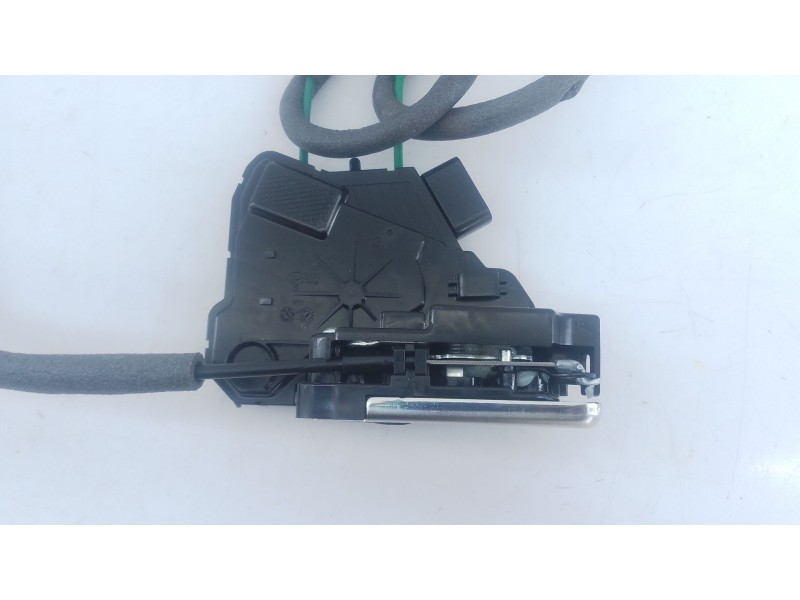 Recambio de cerradura puerta trasera derecha para ssangyong tivoli 1500 tgdi 135 cv / 99 kw referencia OEM IAM   