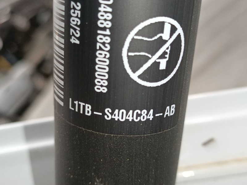 Recambio de amortiguador trasero derecho porton para ford puma (j2k, cf7) 1.0 ecoboost mhev referencia OEM IAM   