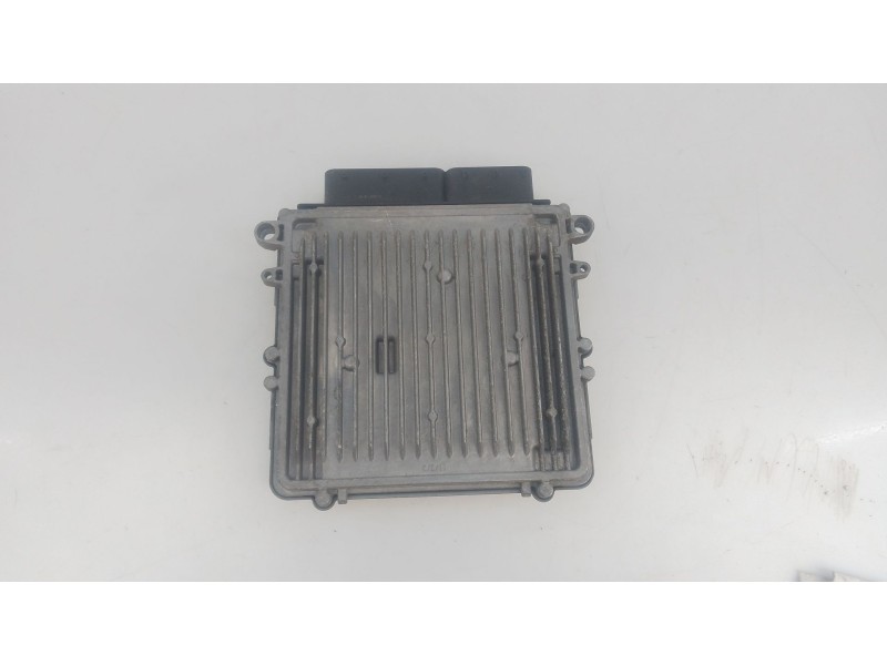 Recambio de centralita motor uce para dodge nitro 2.8 crd 4wd referencia OEM IAM P05187642AB 0281013353 
