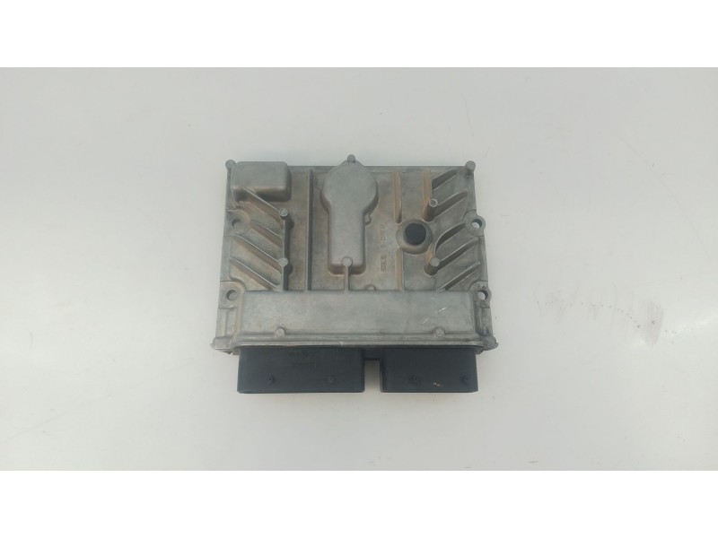 Recambio de centralita motor uce para opel astra j sedán 1.7 cdti (69) referencia OEM IAM 55597676 55579719 