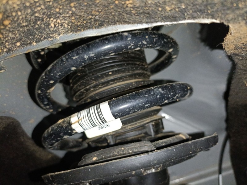 Recambio de amortiguador delantero izquierdo para ford puma (j2k, cf7) 1.0 ecoboost mhev referencia OEM IAM   