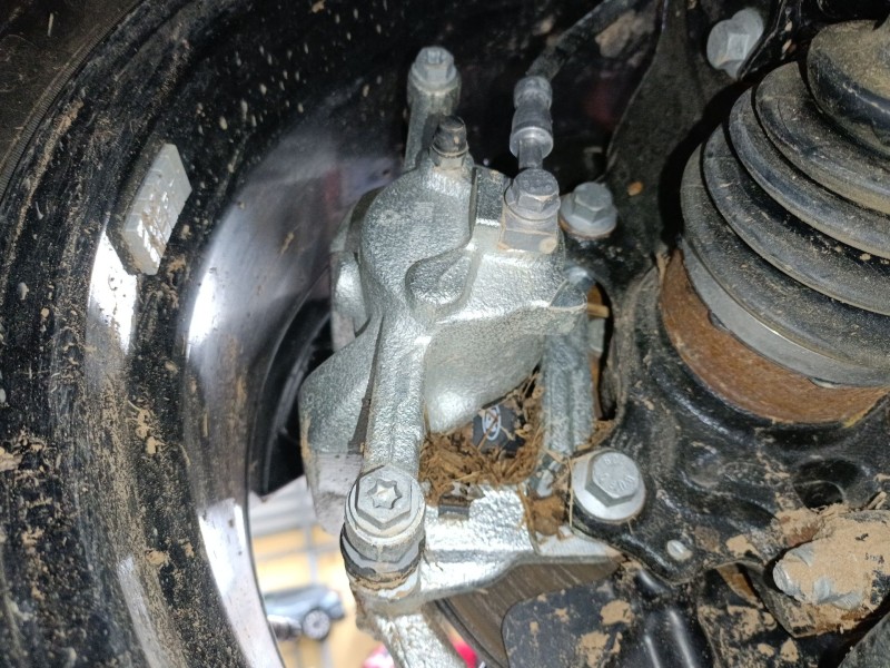 Recambio de pinza freno delantera derecha para ford puma (j2k, cf7) 1.0 ecoboost mhev referencia OEM IAM   