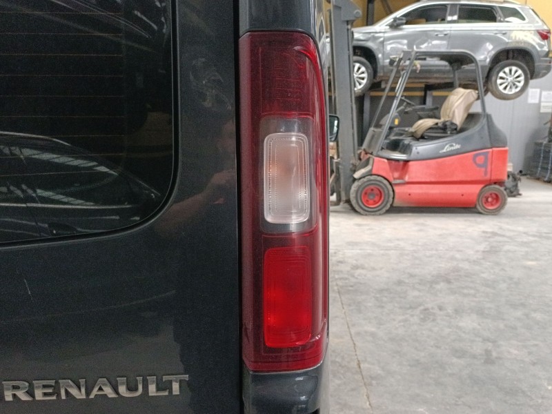 Recambio de piloto trasero derecho para renault trafic iii autobús (jg_) 2.0 dci 150 (jgmu) referencia OEM IAM   