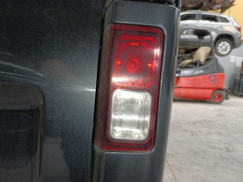 Recambio de piloto trasero derecho de paragolpes para renault trafic iii autobús (jg_) 2.0 dci 150 (jgmu) referencia OEM IAM   