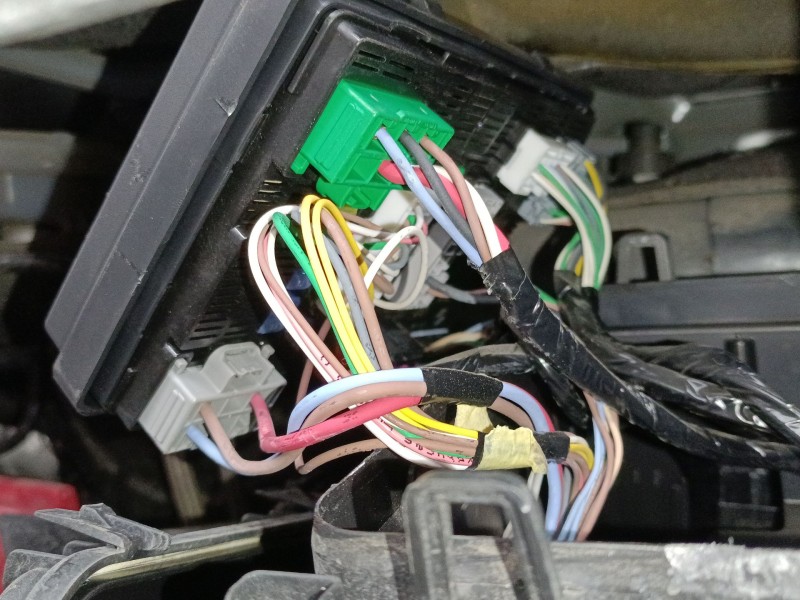 Recambio de caja reles / fusibles para renault trafic iii autobús (jg_) 2.0 dci 150 (jgmu) referencia OEM IAM   