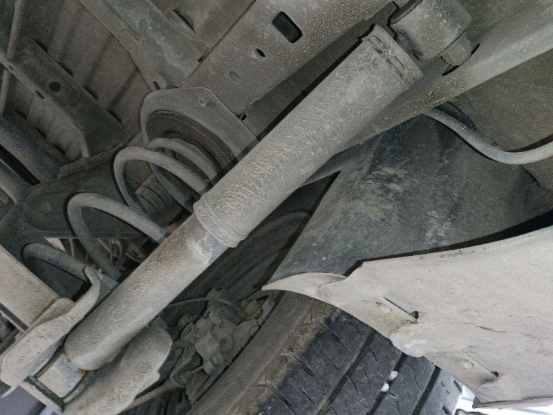 Recambio de amortiguador trasero derecho para renault trafic iii autobús (jg_) 2.0 dci 150 (jgmu) referencia OEM IAM   