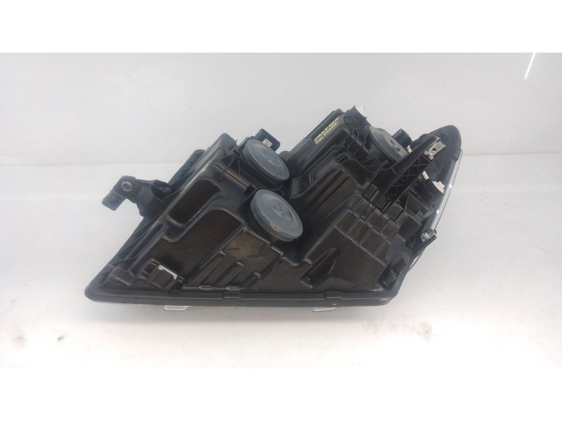 Recambio de faro derecho para volkswagen crafter caja/chasis (sz_) 2.0 tdi rwd referencia OEM IAM 7C1941006A  
