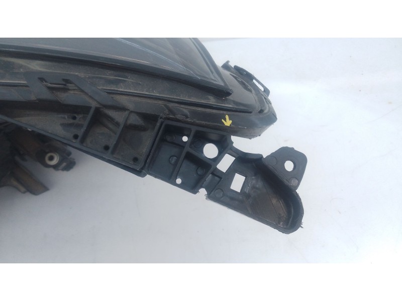 Recambio de faro derecho xenon para renault clio v (b7_) 1.0 lpg (b7mt) referencia OEM IAM 260108676R  