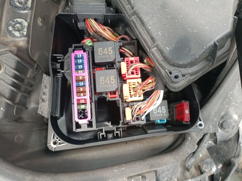 Recambio de caja reles / fusibles para audi a8 d4 (4h2, 4h8, 4hc, 4hl) 4.0 tfsi quattro referencia OEM IAM   
