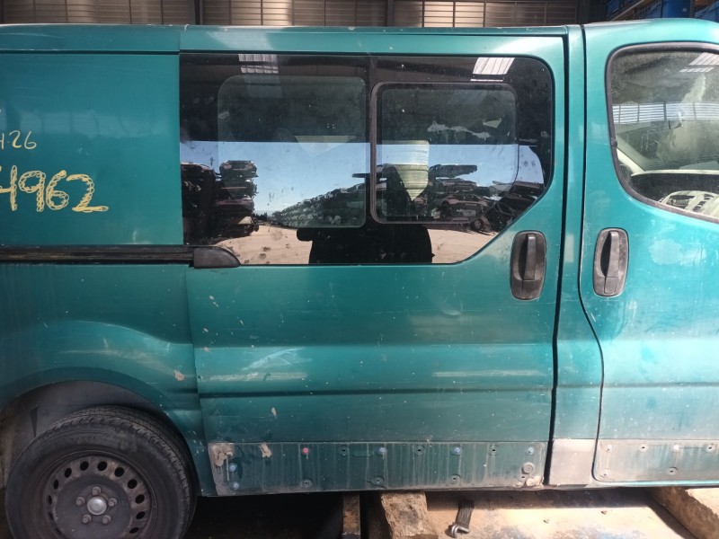 Recambio de puerta lateral corredera derecha para renault trafic ii autobús (jl) 1.9 dci 80 (jl0b) referencia OEM IAM   