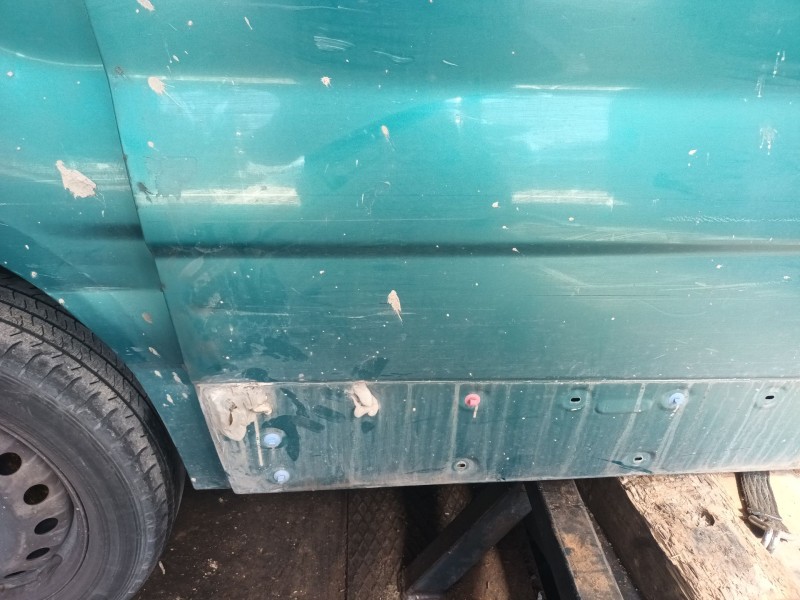 Recambio de puerta lateral corredera derecha para renault trafic ii autobús (jl) 1.9 dci 80 (jl0b) referencia OEM IAM   