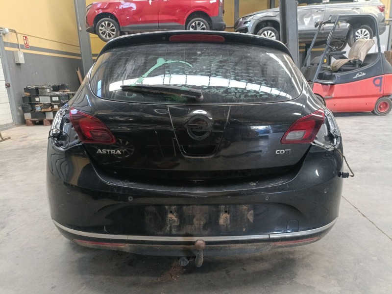 opel astra j (p10) del año 2014