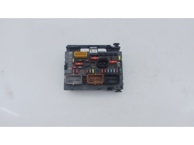 Recambio de caja reles / fusibles para citroën c4 picasso i monospace (ud_) 1.6 hdi 110 referencia OEM IAM 9675877980  E3-B2-29-