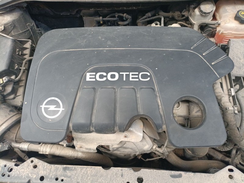 Recambio de tapa motor para opel astra j (p10) 1.6 cdti (68) referencia OEM IAM   