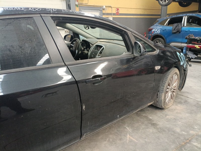 Recambio de puerta delantera derecha para opel astra j (p10) 1.6 cdti (68) referencia OEM IAM   