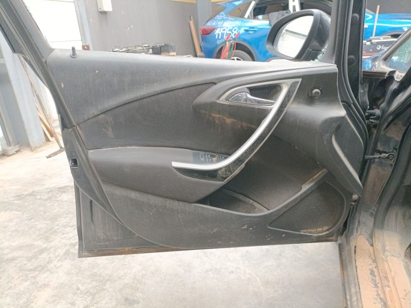 Recambio de guarnecido puerta delantera izquierda para opel astra j (p10) 1.6 cdti (68) referencia OEM IAM   