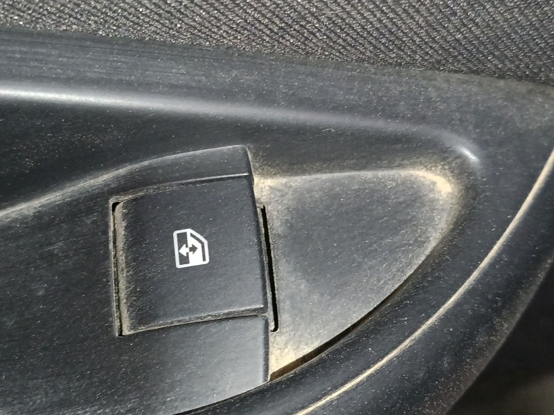 Recambio de mando elevalunas trasero izquierdo para opel astra j (p10) 1.6 cdti (68) referencia OEM IAM   