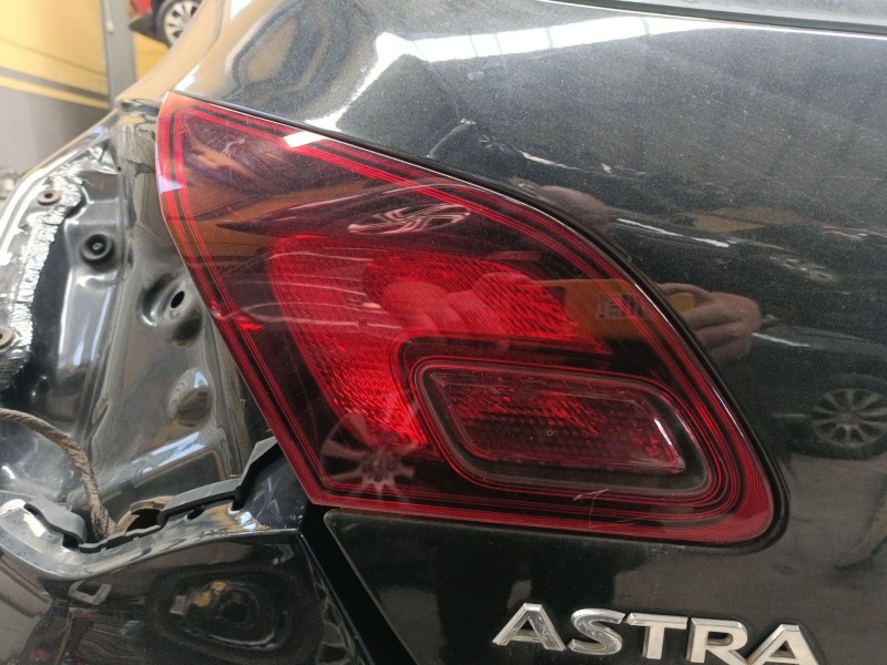 Recambio de piloto trasero izquierdo porton para opel astra j (p10) 1.6 cdti (68) referencia OEM IAM   