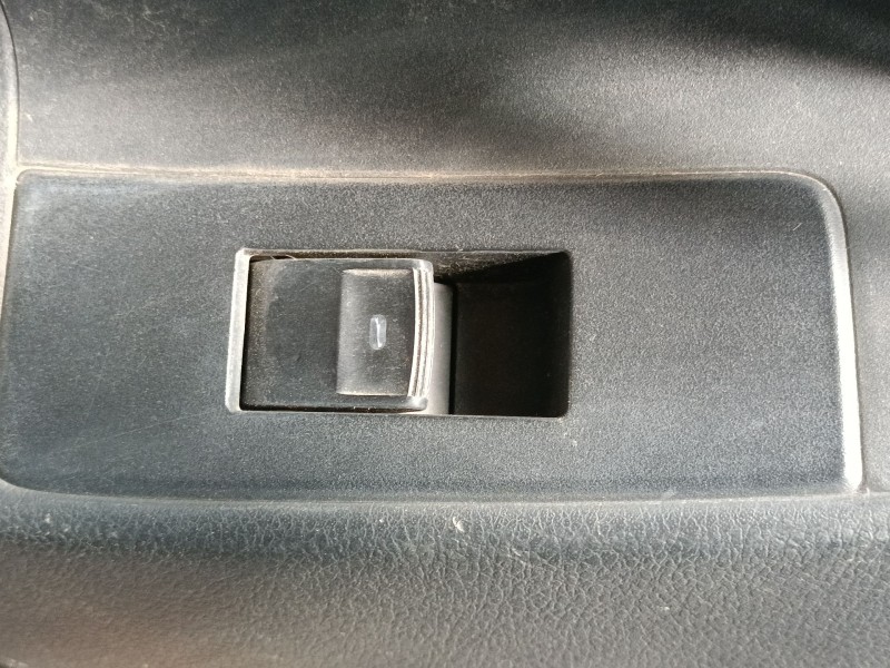 Recambio de mando elevalunas trasero izquierdo para toyota verso (_r2_) 2.0 d-4d (aur20_) referencia OEM IAM   