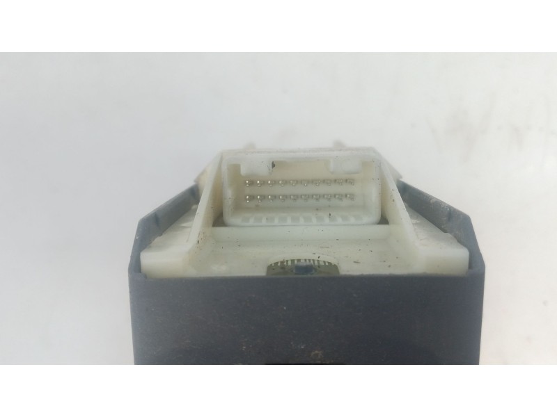 Recambio de mando elevalunas delantero izquierdo para toyota auris active referencia OEM IAM   