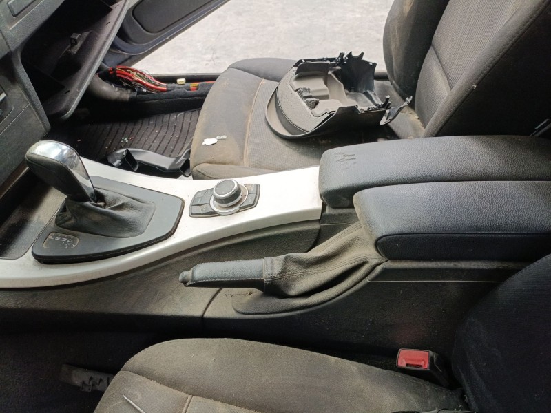Recambio de consola central para bmw 3 coupé (e92) 320 d referencia OEM IAM   