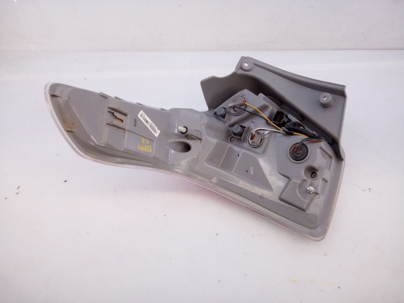 Recambio de piloto trasero derecho para ssangyong tivoli crystal referencia OEM IAM 8360235000  E1-B3-11-2