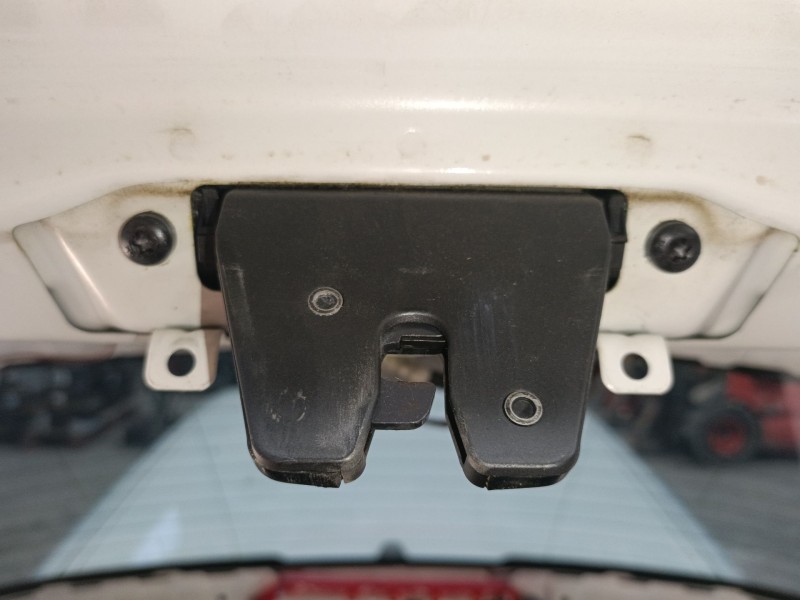 Recambio de cerradura maletero / porton para bmw 1 (e81) 116 d referencia OEM IAM   
