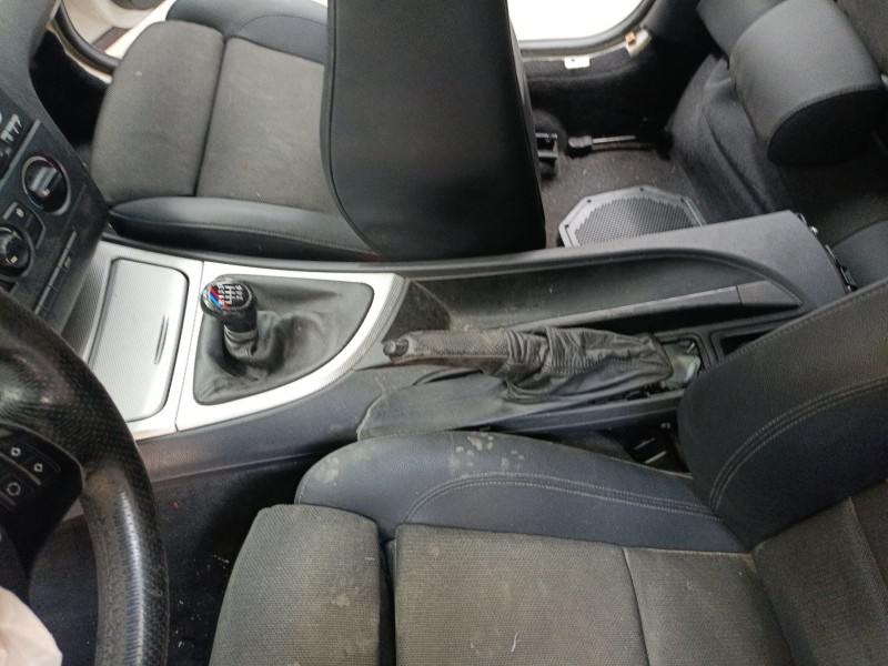 Recambio de consola central para bmw 1 (e81) 116 d referencia OEM IAM   