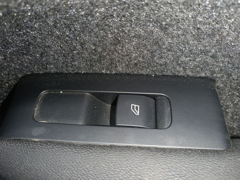Recambio de mando elevalunas trasero derecho para volvo xc40 (536) b3 mild-hybrid referencia OEM IAM   