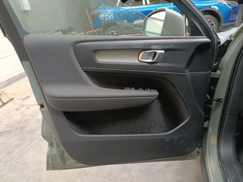 Recambio de guarnecido puerta delantera izquierda para volvo xc40 (536) b3 mild-hybrid referencia OEM IAM   