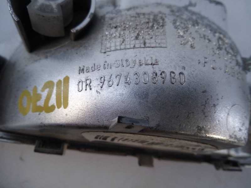 Recambio de luz central de freno para peugeot 208 style referencia OEM IAM 9674308980  E1-A4-43-1