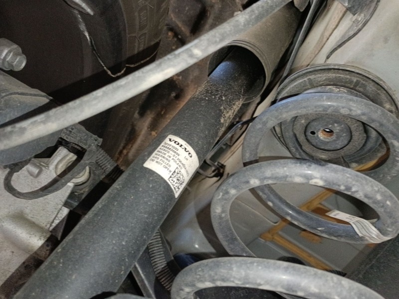 Recambio de amortiguador trasero izquierdo para volvo xc40 (536) b3 mild-hybrid referencia OEM IAM 32221533  