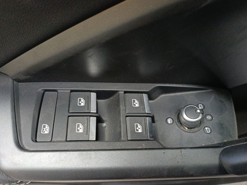 Recambio de mando elevalunas delantero izquierdo para audi q3 sportback (f3n) 35 tdi referencia OEM IAM   