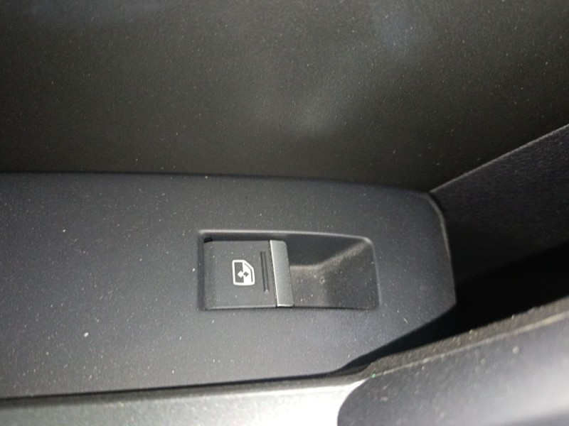 Recambio de mando elevalunas trasero izquierdo para audi q3 sportback (f3n) 35 tdi referencia OEM IAM   