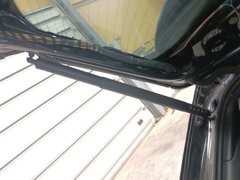 Recambio de amortiguador trasero izquierdo porton para audi q3 sportback (f3n) 35 tdi referencia OEM IAM 83F827851E  