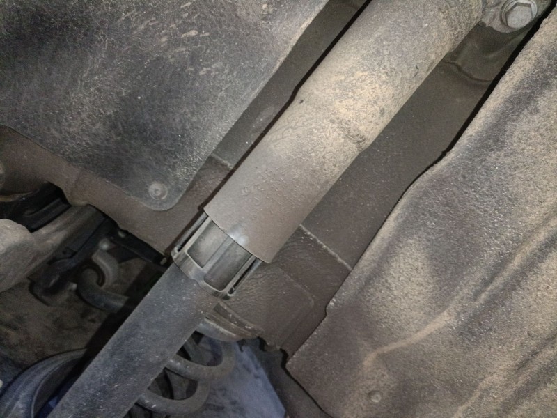 Recambio de amortiguador trasero izquierdo para audi q3 sportback (f3n) 35 tdi referencia OEM IAM   