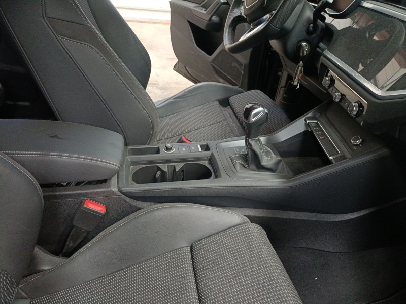Recambio de consola central para audi q3 sportback (f3n) 35 tdi referencia OEM IAM   