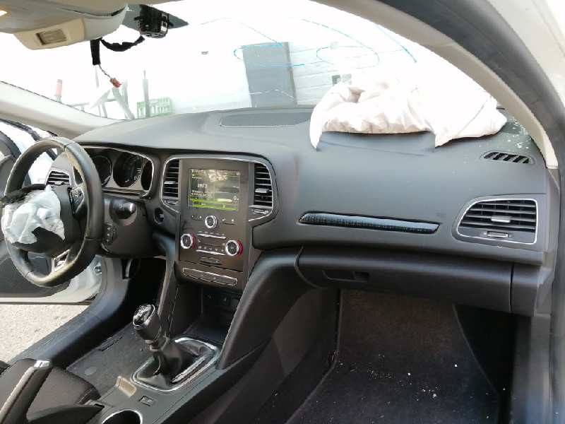 renault megane iv berlina 5p del año 2016