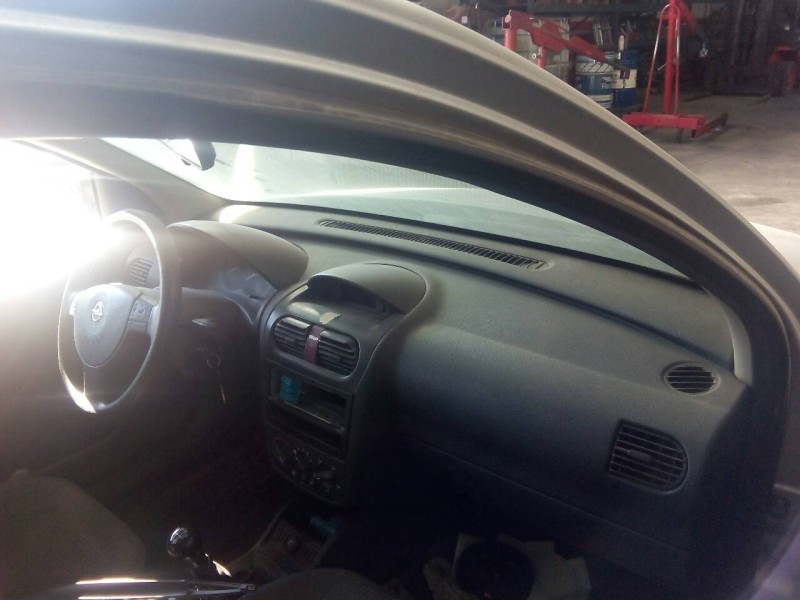 opel corsa c del año 2002