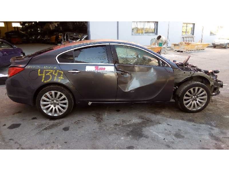 opel insignia berlina del año 2010
