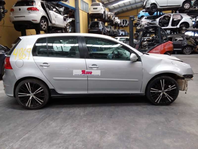 volkswagen golf v berlina (1k1) del año 2007