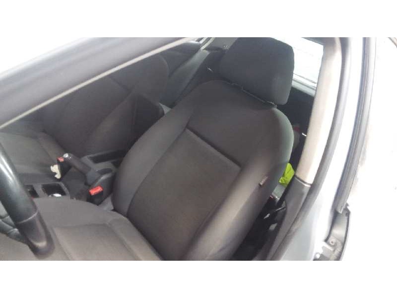 volkswagen golf v berlina (1k1) del año 2007