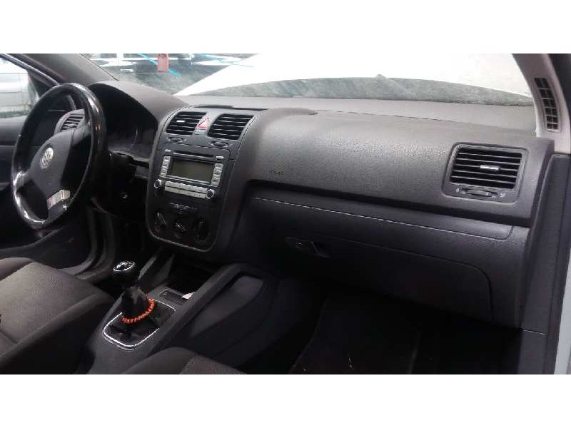 volkswagen golf v berlina (1k1) del año 2007