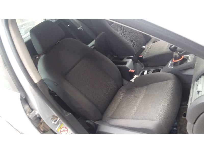 volkswagen golf v berlina (1k1) del año 2007