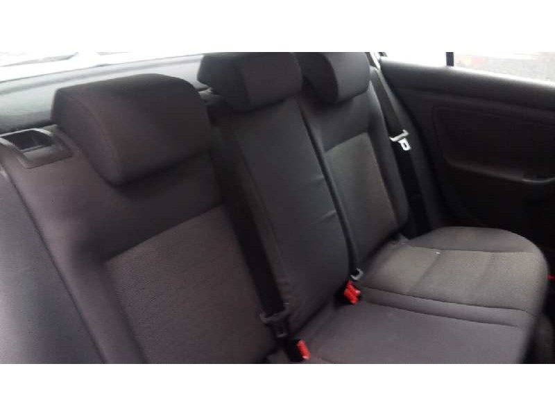 volkswagen golf v berlina (1k1) del año 2007